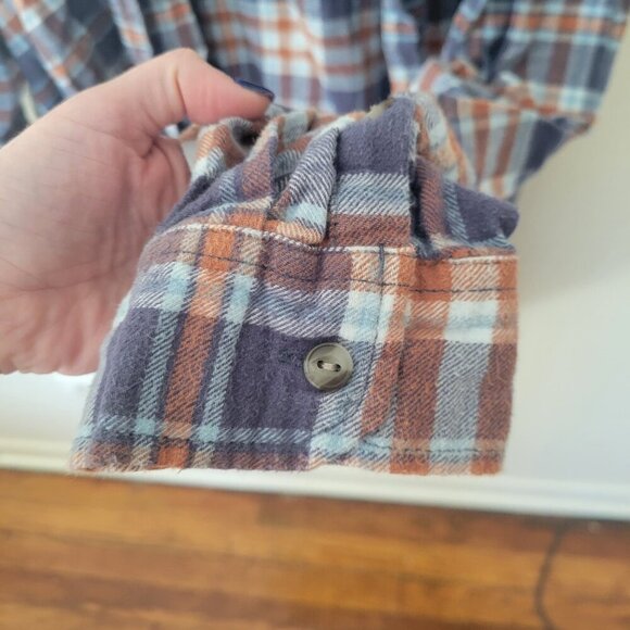 Universal Thread Plaid Button-Down Shirt – Size XXL - Picture 2 of 4